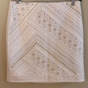 White House Black Market Elegant White, Silver, and Gold Patterned Skirt Size 8